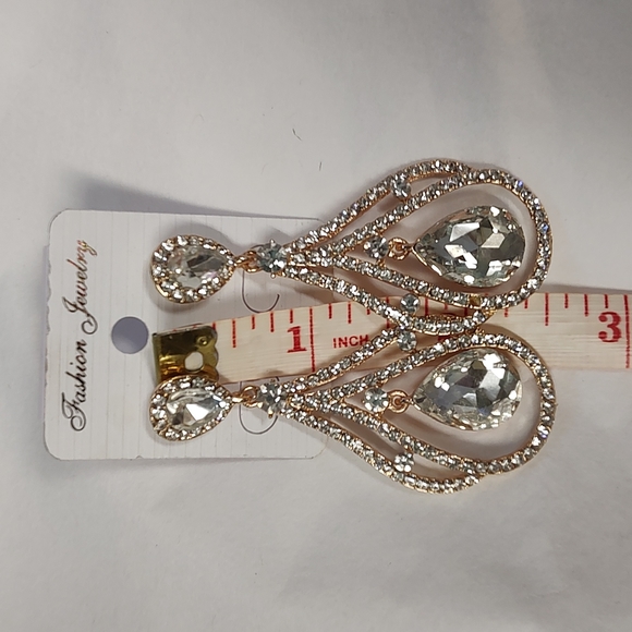 Formal earrings - Picture 2 of 3